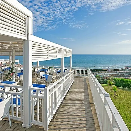 Garden Hotel 5*